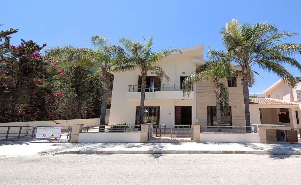 Spacious 4 Bedroom House | Strovolos, Nicosia