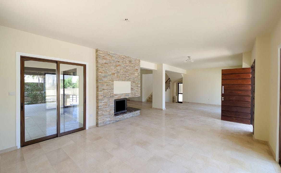 Spacious 4 Bedroom House | Strovolos, Nicosia