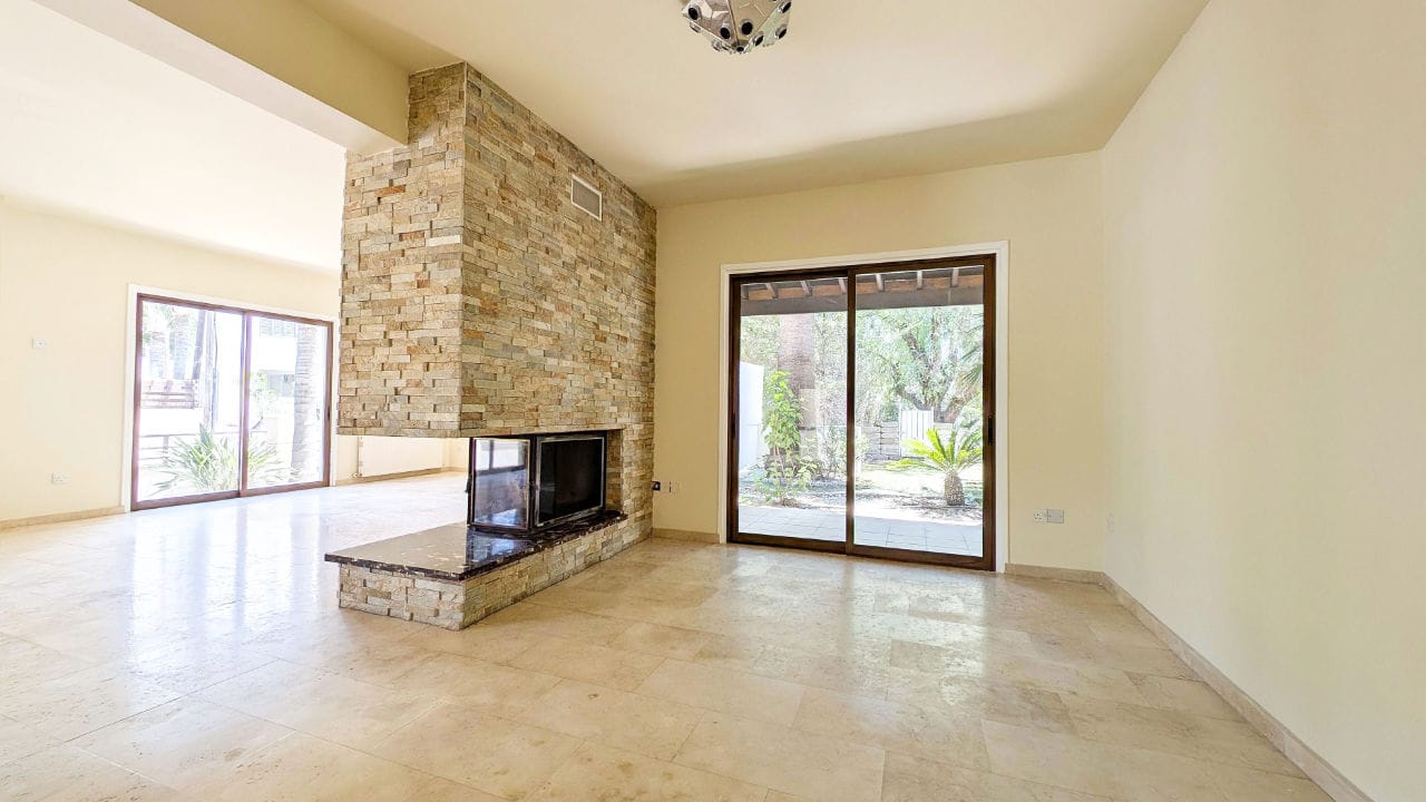 1549-4 Spacious 4 Bedroom House | Strovolos, Nicosia