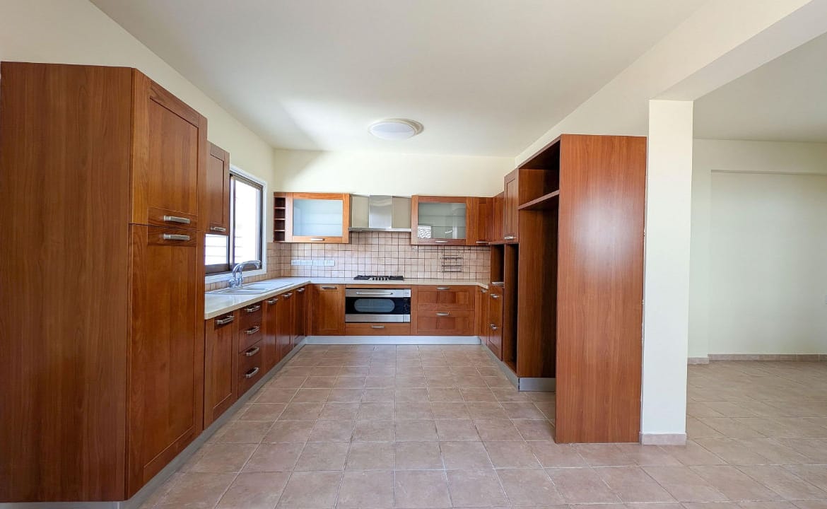 Spacious 4 Bedroom House | Strovolos, Nicosia