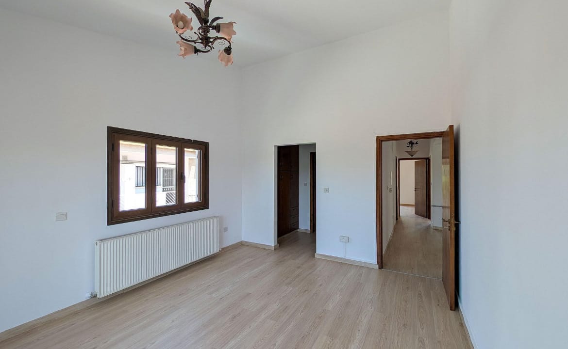Charming 3 Bedroom Semi-Detached House 