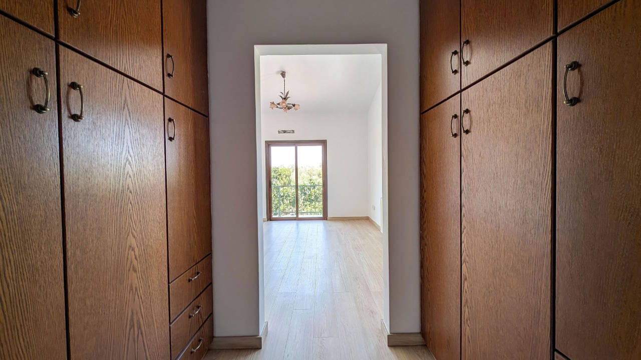 Charming 3 Bedroom Semi-Detached House 