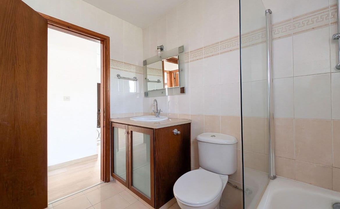Charming 3 Bedroom Semi-Detached House 