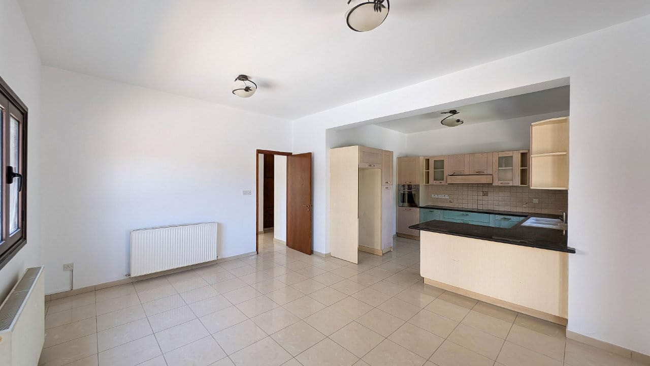 Charming 3 Bedroom Semi-Detached House 