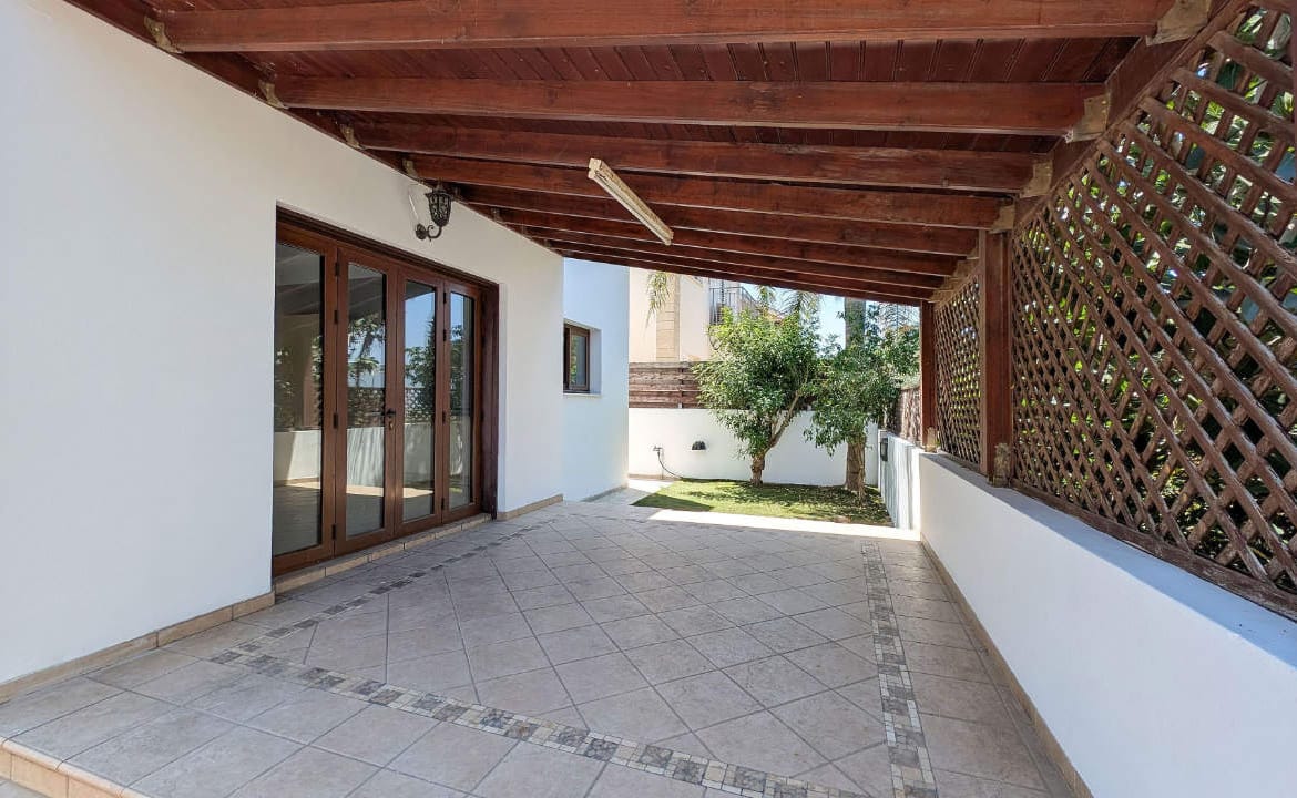 Charming 3 Bedroom Semi-Detached House 