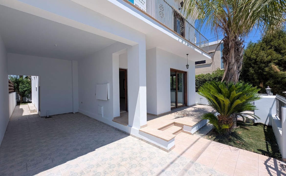 Charming 3 Bedroom Semi-Detached House 
