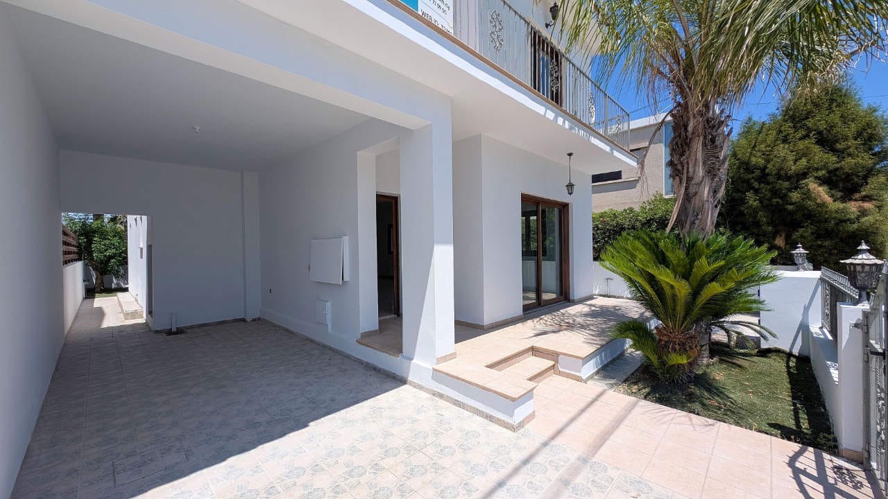 Charming 3 Bedroom Semi-Detached House 