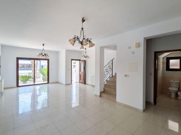Charming 3 Bedroom Semi-Detached House 
