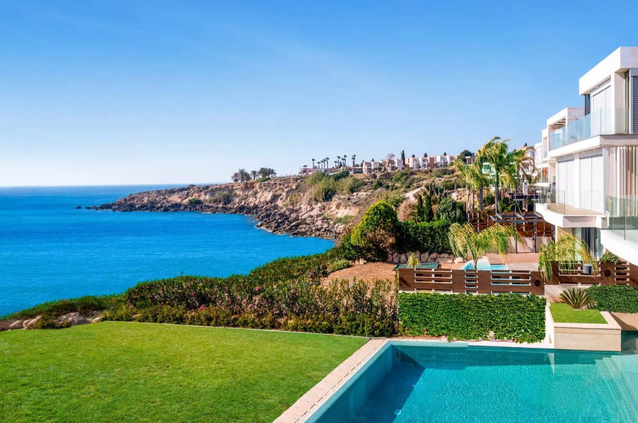 4 Bedroom Beachfront Villa | Chlorakas, Paphos