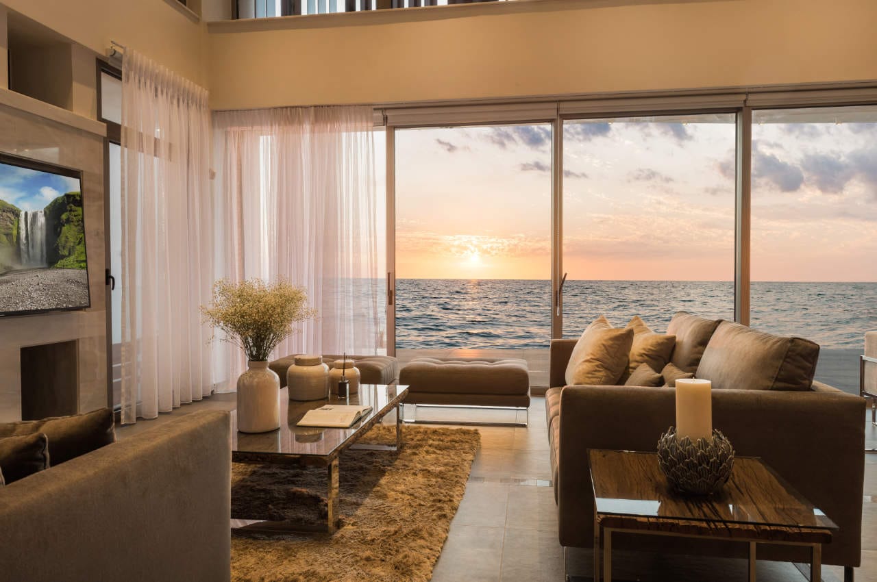 4 Bedroom Beachfront Villa | Chlorakas, Paphos