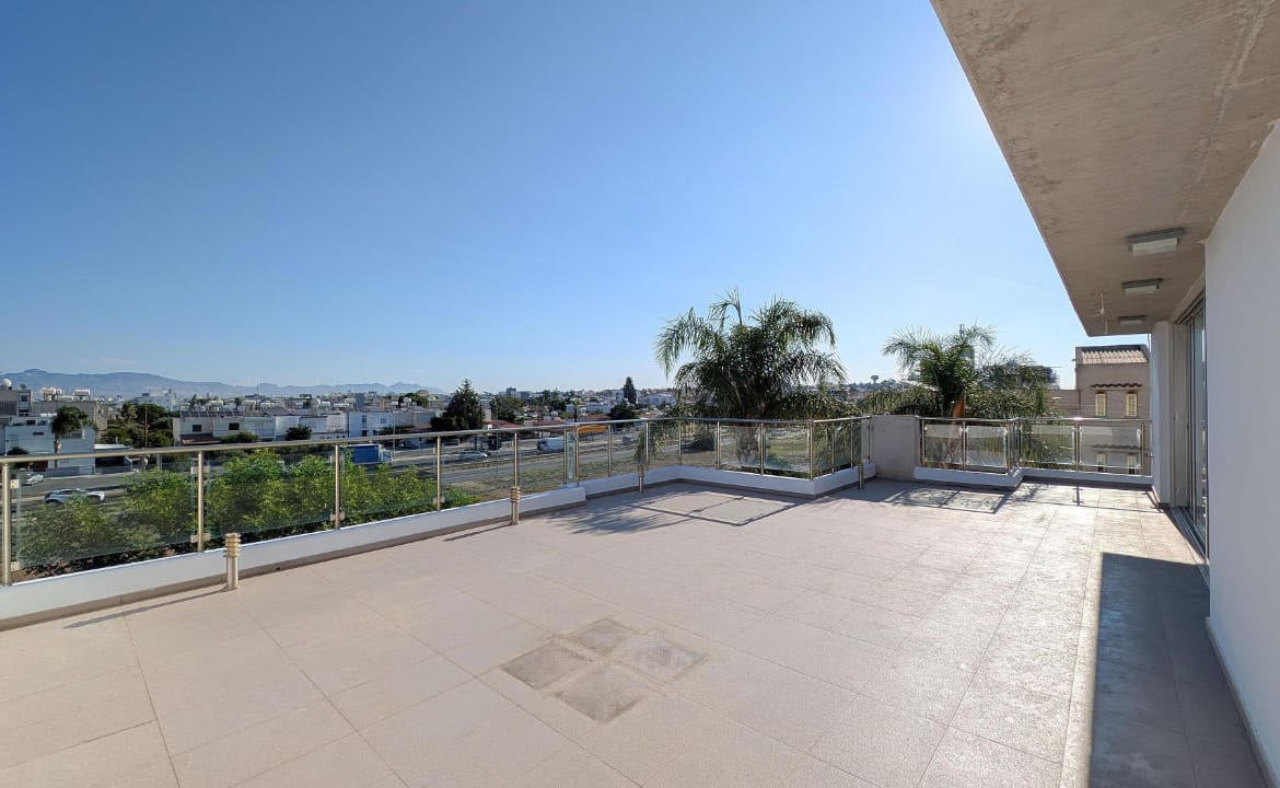 3 Bedroom Top Floor Apartment | Strovolos, Nicosia