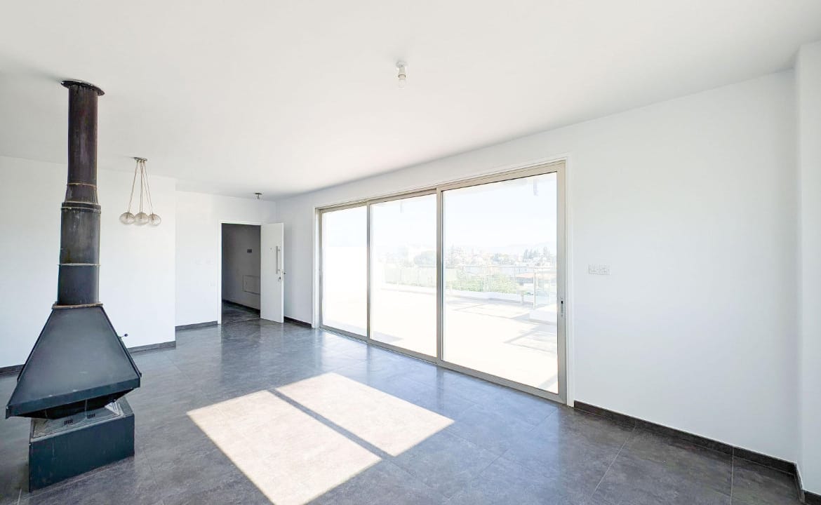 3 Bedroom Top Floor Apartment | Strovolos, Nicosia