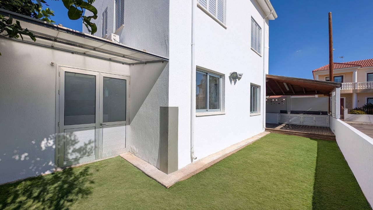 Spacious 4 Bedroom House | Lakatamia, Nicosia