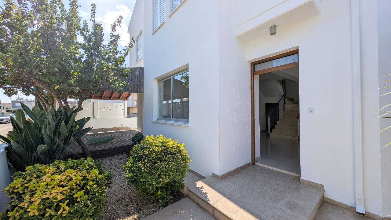 Spacious 4 Bedroom House | Lakatamia, Nicosia